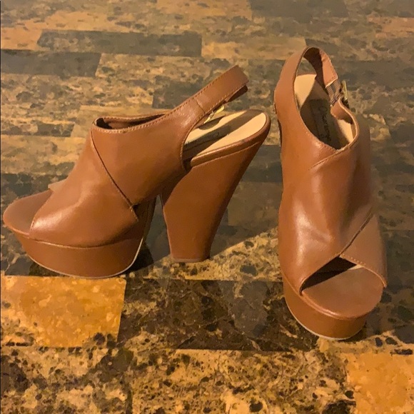 Platform heels - Picture 2 of 4